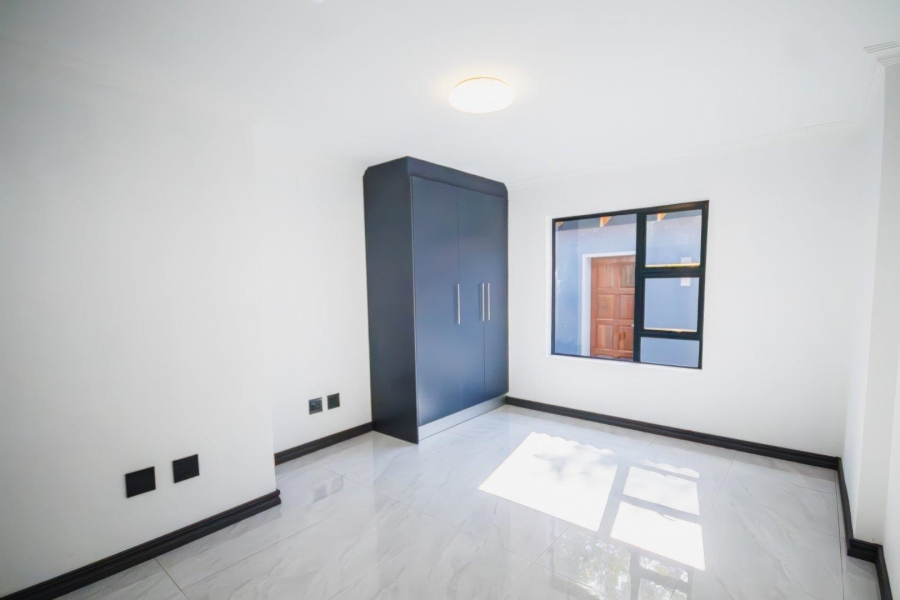 6 Bedroom Property for Sale in Meyerspark Gauteng