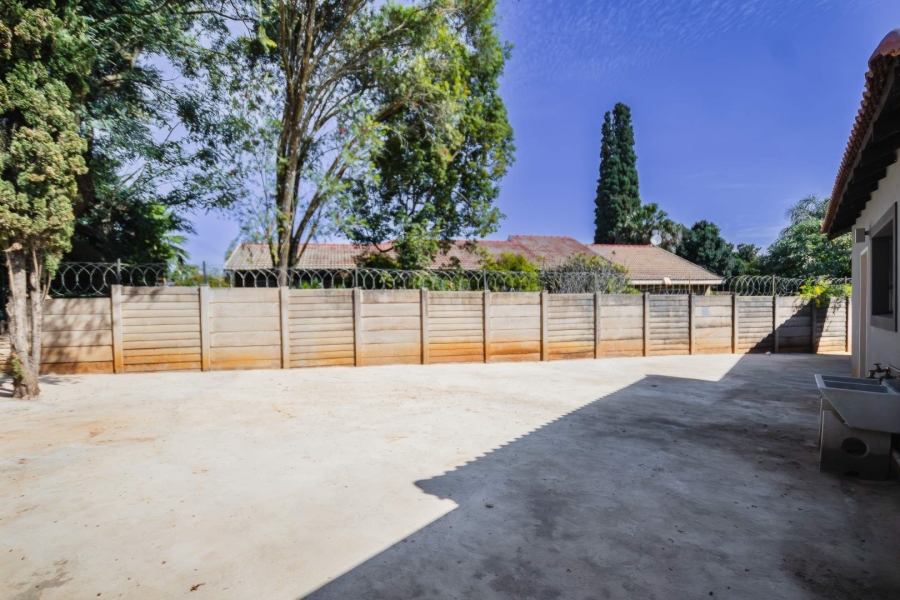 6 Bedroom Property for Sale in Meyerspark Gauteng