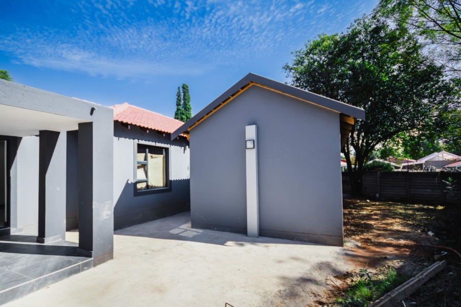 6 Bedroom Property for Sale in Meyerspark Gauteng