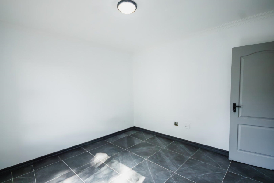 6 Bedroom Property for Sale in Meyerspark Gauteng