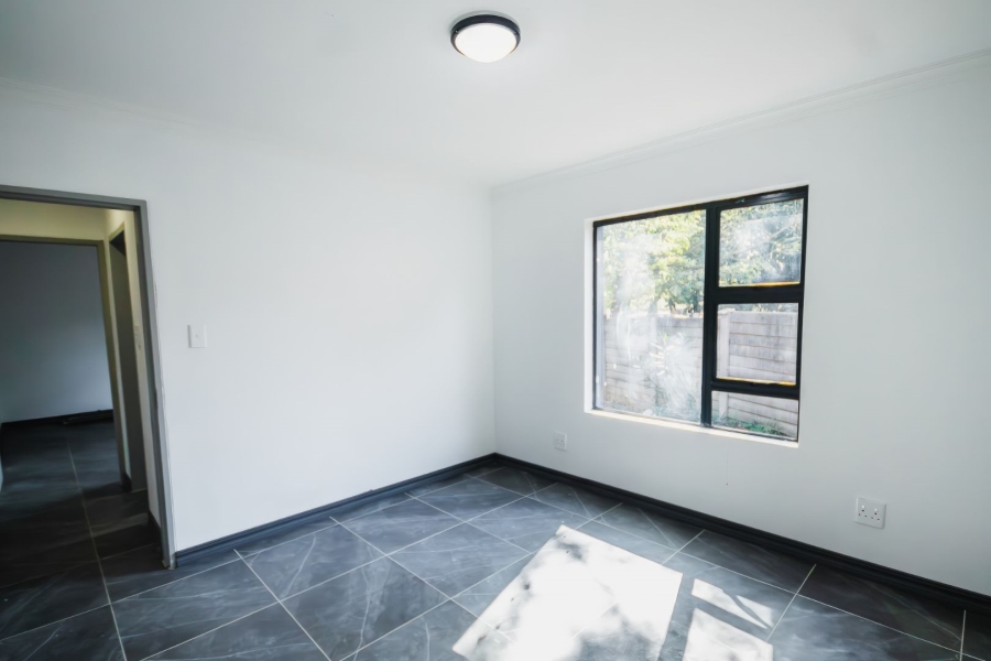 6 Bedroom Property for Sale in Meyerspark Gauteng