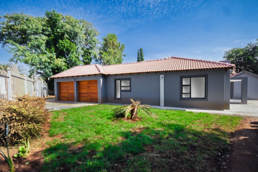 6 Bedroom Property for Sale in Meyerspark Gauteng