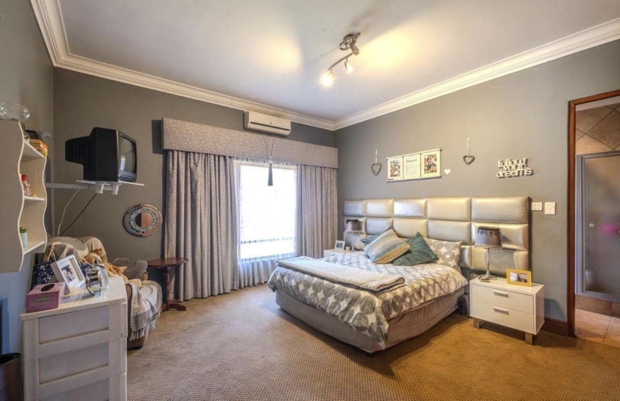 4 Bedroom Property for Sale in Zwavelpoort Gauteng