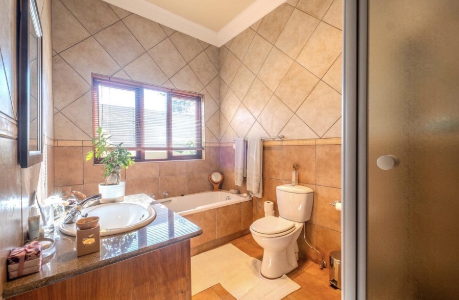 4 Bedroom Property for Sale in Zwavelpoort Gauteng