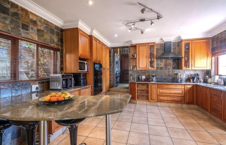 4 Bedroom Property for Sale in Zwavelpoort Gauteng