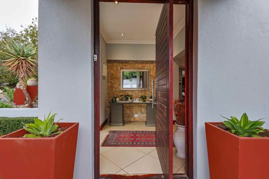 To Let 4 Bedroom Property for Rent in Silver Lakes Golf Estate Gauteng