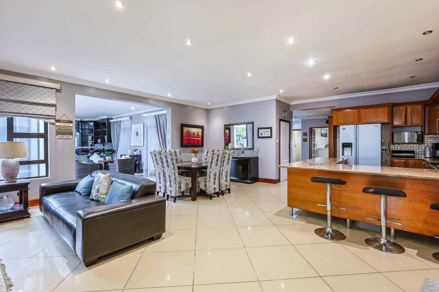 To Let 4 Bedroom Property for Rent in Silver Lakes Golf Estate Gauteng