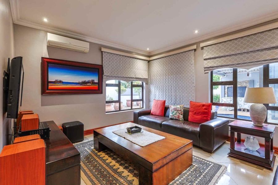 To Let 4 Bedroom Property for Rent in Silver Lakes Golf Estate Gauteng