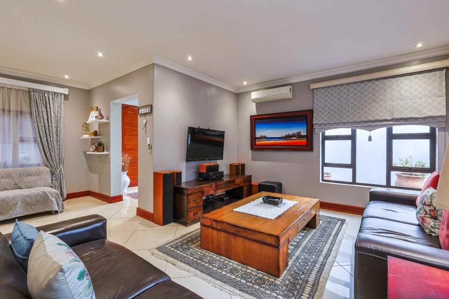 To Let 4 Bedroom Property for Rent in Silver Lakes Golf Estate Gauteng