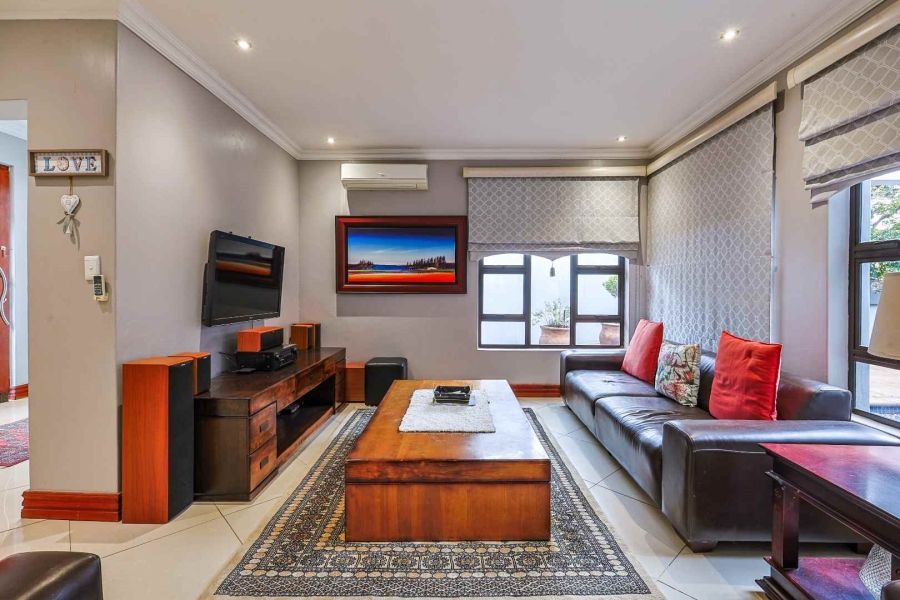 To Let 4 Bedroom Property for Rent in Silver Lakes Golf Estate Gauteng