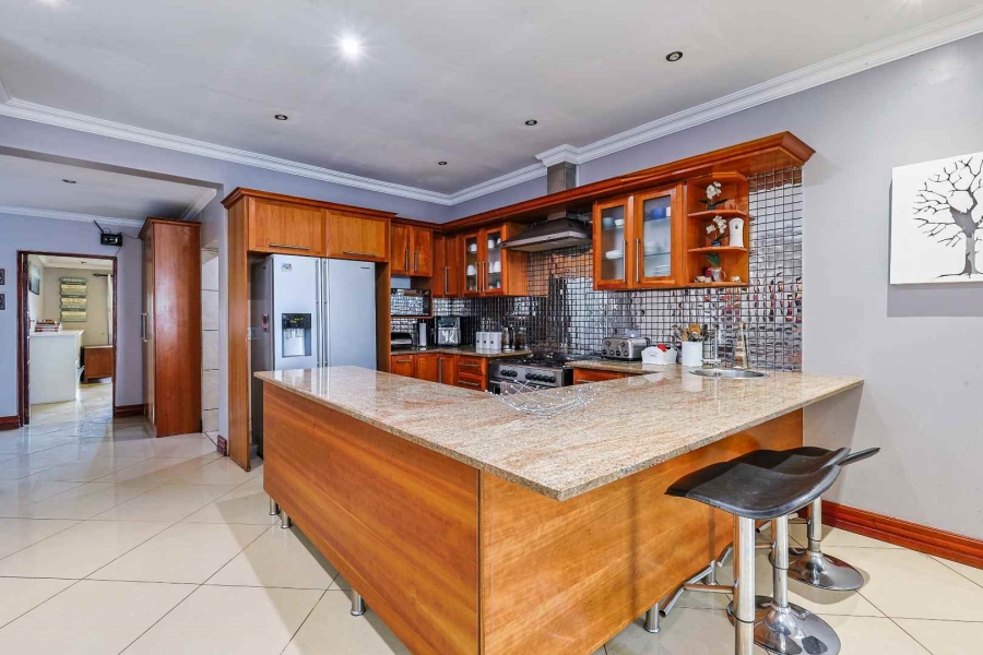 To Let 4 Bedroom Property for Rent in Silver Lakes Golf Estate Gauteng