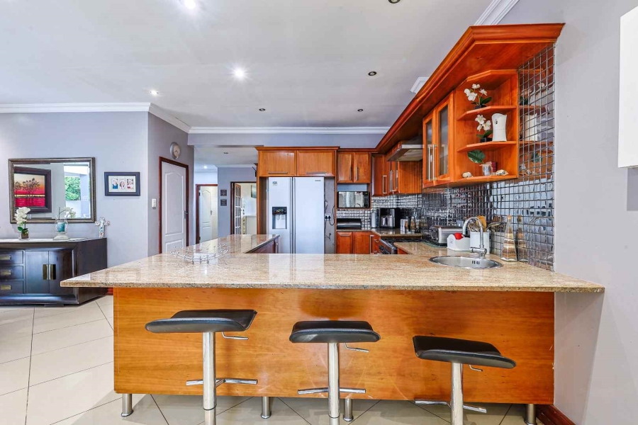 To Let 4 Bedroom Property for Rent in Silver Lakes Golf Estate Gauteng