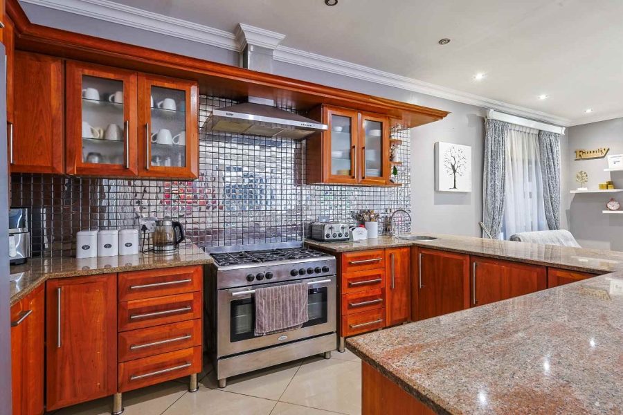 To Let 4 Bedroom Property for Rent in Silver Lakes Golf Estate Gauteng