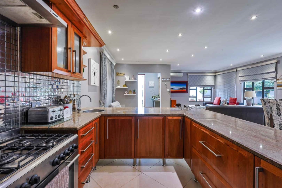 To Let 4 Bedroom Property for Rent in Silver Lakes Golf Estate Gauteng