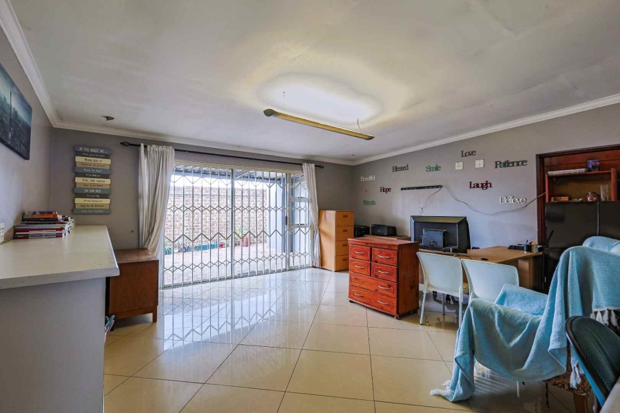 To Let 4 Bedroom Property for Rent in Silver Lakes Golf Estate Gauteng