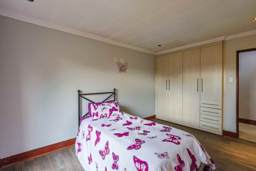 To Let 4 Bedroom Property for Rent in Silver Lakes Golf Estate Gauteng