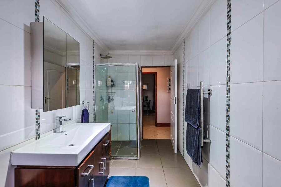 To Let 4 Bedroom Property for Rent in Silver Lakes Golf Estate Gauteng