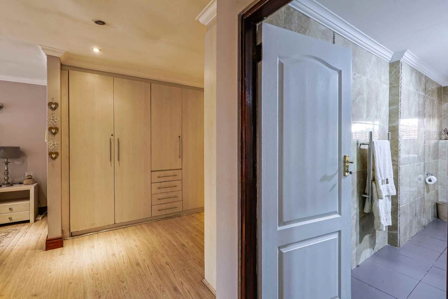 To Let 4 Bedroom Property for Rent in Silver Lakes Golf Estate Gauteng