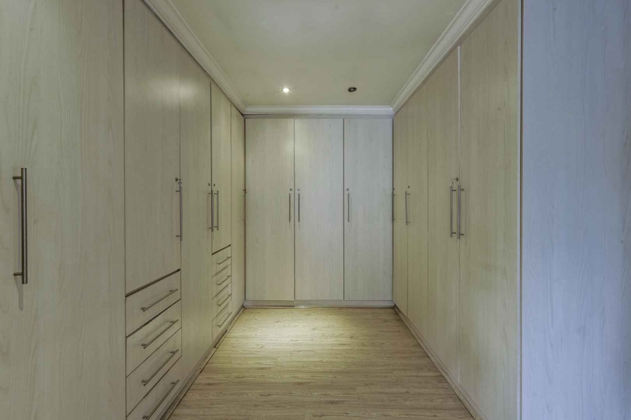 To Let 4 Bedroom Property for Rent in Silver Lakes Golf Estate Gauteng