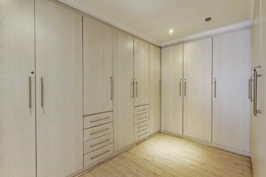 To Let 4 Bedroom Property for Rent in Silver Lakes Golf Estate Gauteng