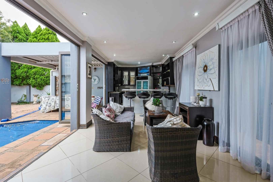 To Let 4 Bedroom Property for Rent in Silver Lakes Golf Estate Gauteng