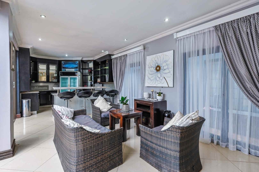 To Let 4 Bedroom Property for Rent in Silver Lakes Golf Estate Gauteng