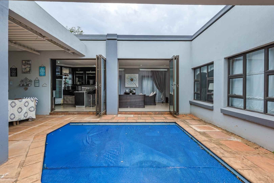 To Let 4 Bedroom Property for Rent in Silver Lakes Golf Estate Gauteng