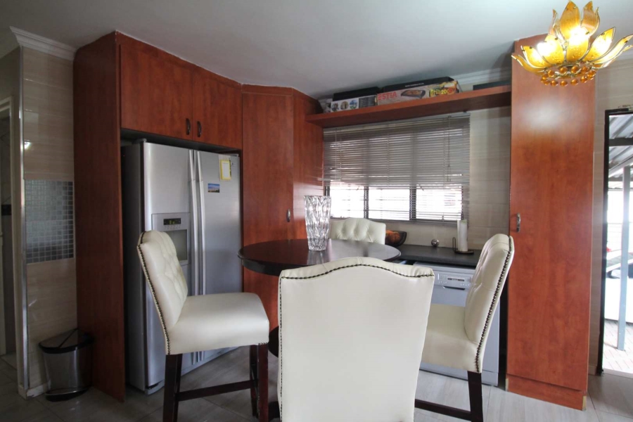 6 Bedroom Property for Sale in Cosmo City Gauteng