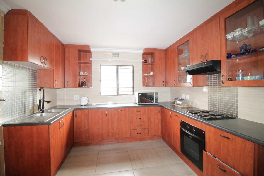 6 Bedroom Property for Sale in Cosmo City Gauteng