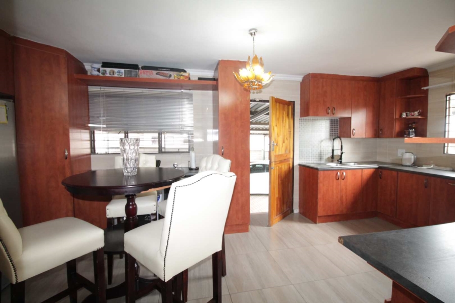 6 Bedroom Property for Sale in Cosmo City Gauteng