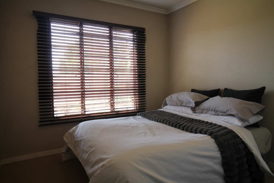 6 Bedroom Property for Sale in Cosmo City Gauteng