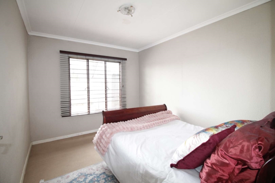 6 Bedroom Property for Sale in Cosmo City Gauteng