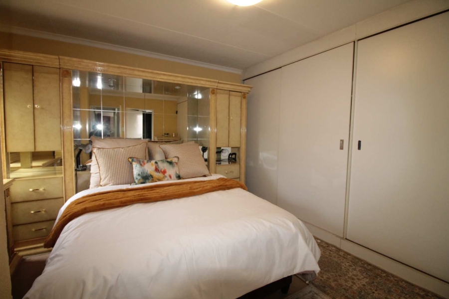 6 Bedroom Property for Sale in Cosmo City Gauteng
