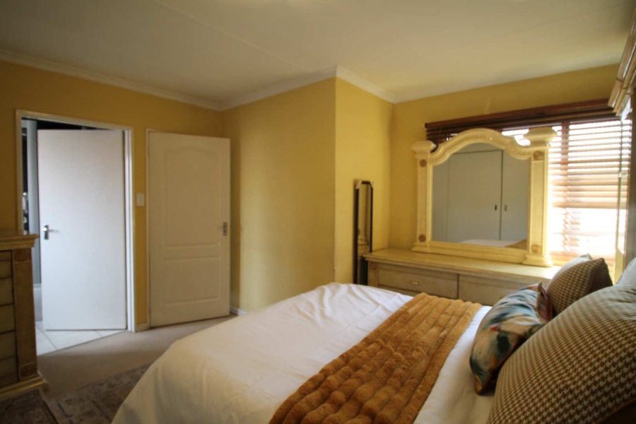 6 Bedroom Property for Sale in Cosmo City Gauteng
