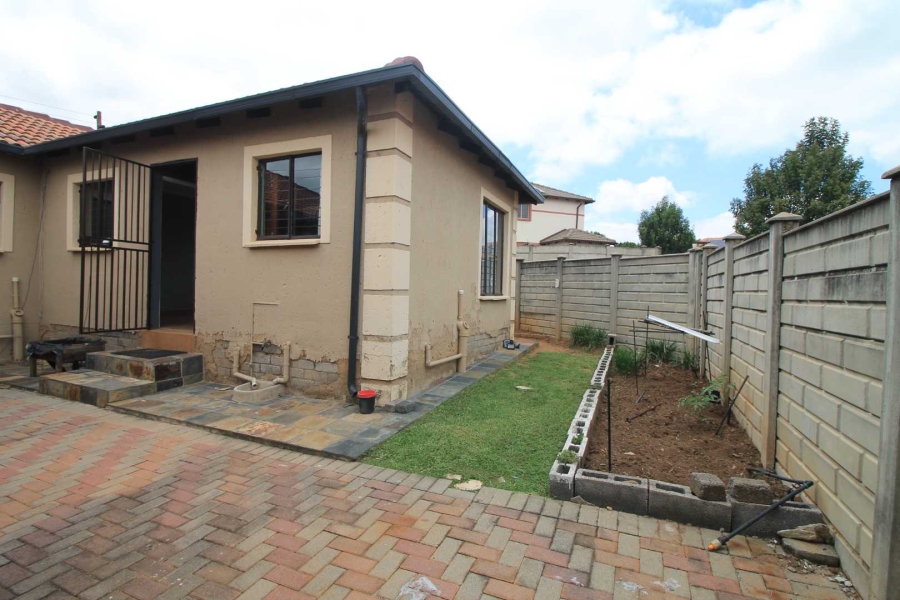 6 Bedroom Property for Sale in Cosmo City Gauteng