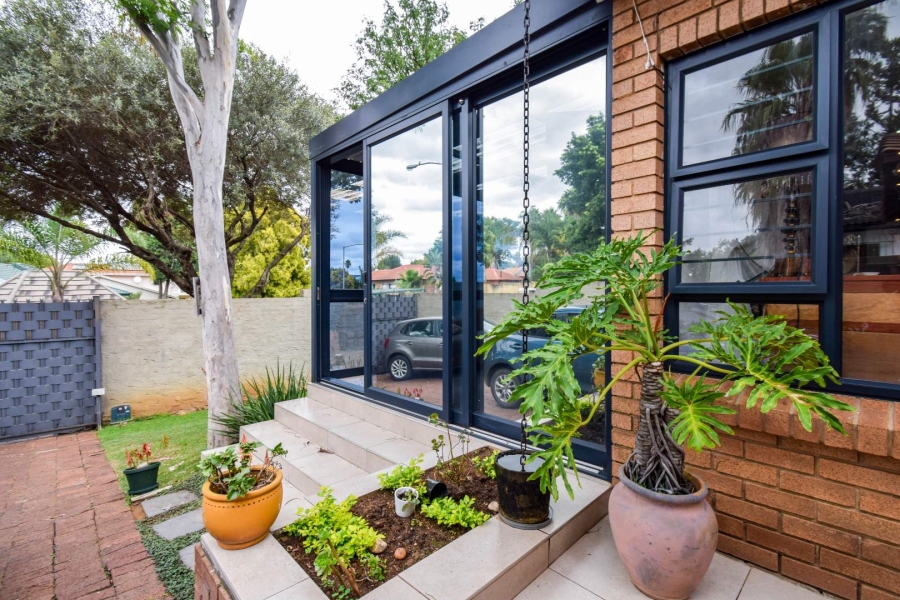 3 Bedroom Property for Sale in Garsfontein Gauteng