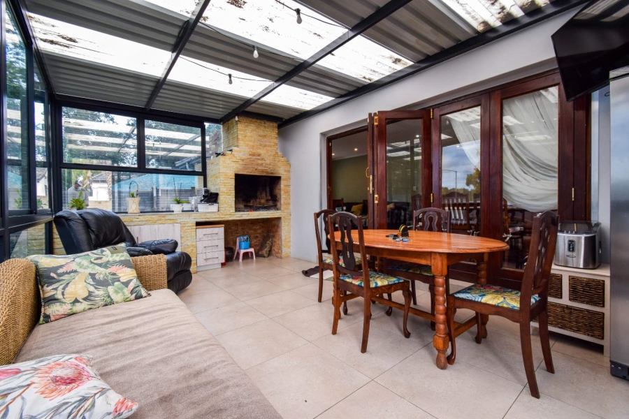 3 Bedroom Property for Sale in Garsfontein Gauteng