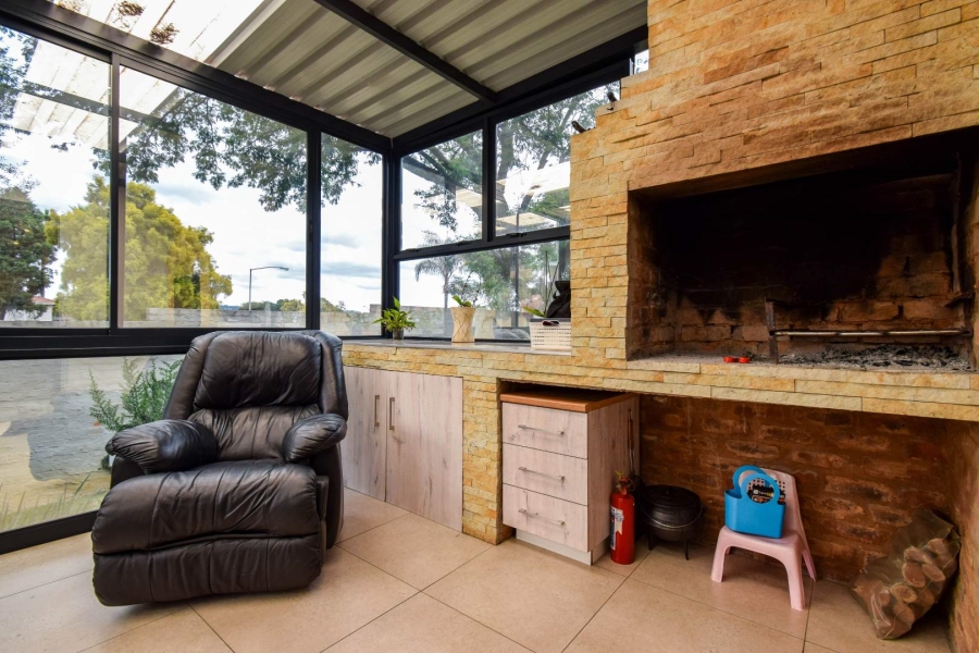 3 Bedroom Property for Sale in Garsfontein Gauteng