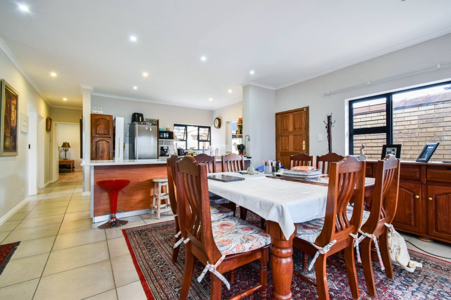 3 Bedroom Property for Sale in Garsfontein Gauteng