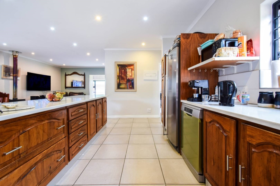 3 Bedroom Property for Sale in Garsfontein Gauteng