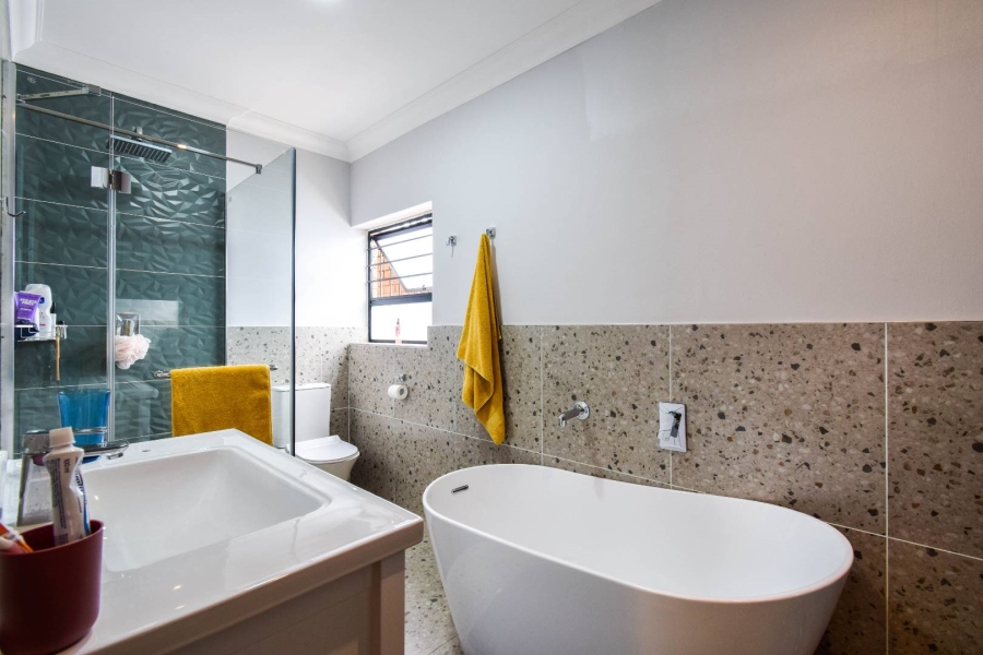 3 Bedroom Property for Sale in Garsfontein Gauteng