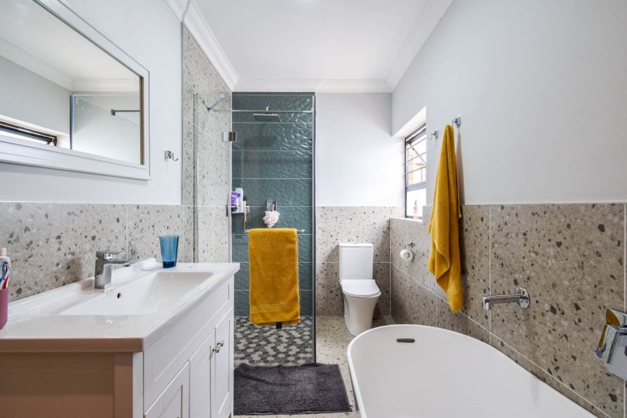 3 Bedroom Property for Sale in Garsfontein Gauteng