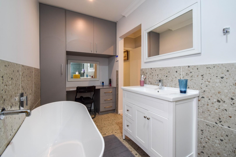 3 Bedroom Property for Sale in Garsfontein Gauteng