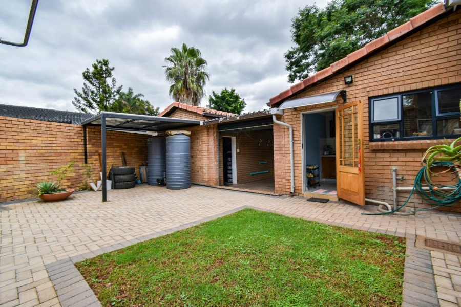 3 Bedroom Property for Sale in Garsfontein Gauteng