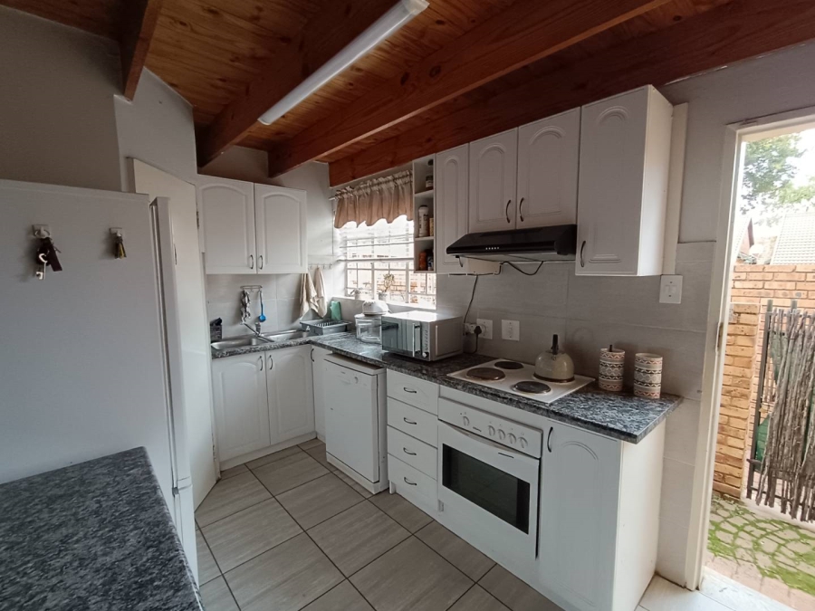 3 Bedroom Property for Sale in Clubview Gauteng