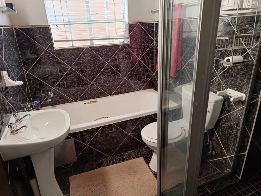 3 Bedroom Property for Sale in Clubview Gauteng
