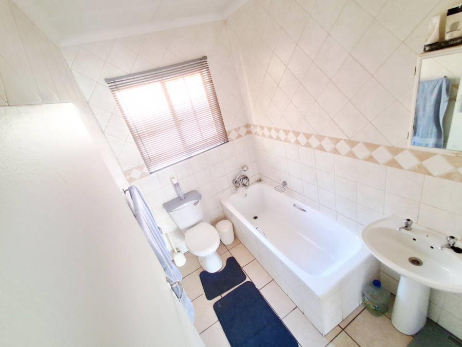 3 Bedroom Property for Sale in Willow Park Manor Gauteng