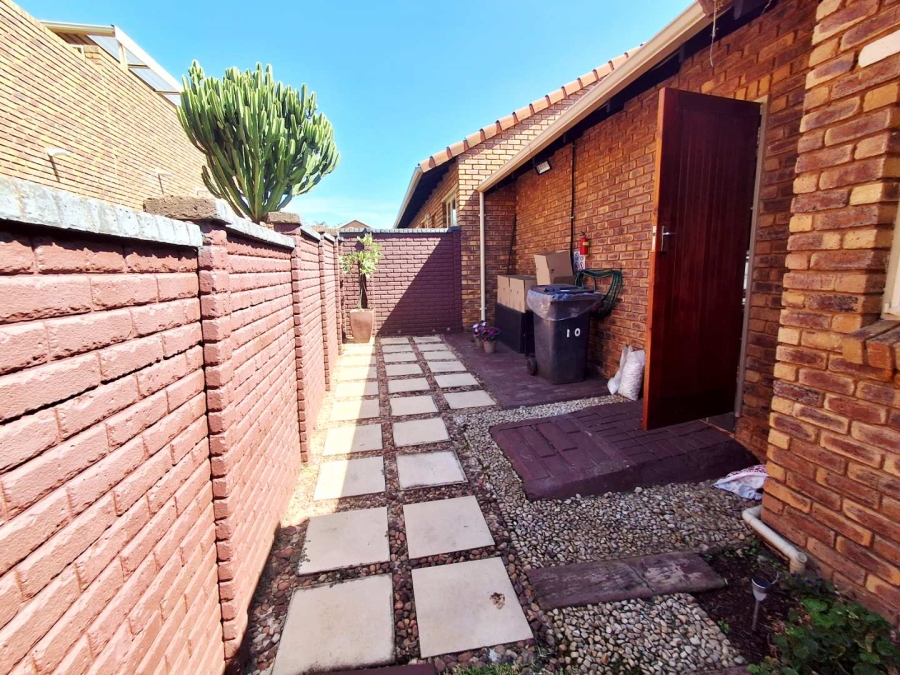 3 Bedroom Property for Sale in Willow Park Manor Gauteng