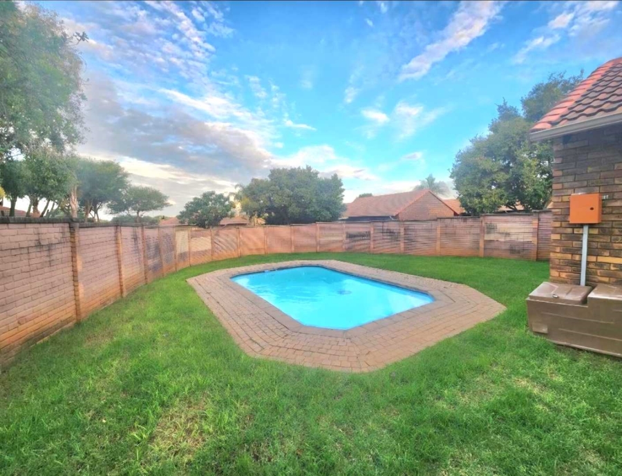 3 Bedroom Property for Sale in Willow Park Manor Gauteng