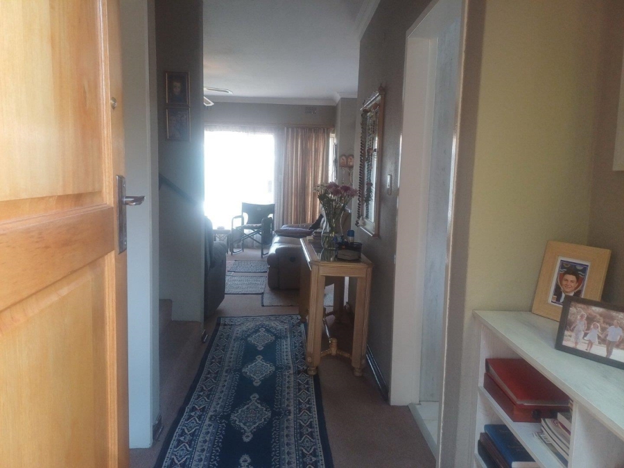 2 Bedroom Property for Sale in Birchleigh Gauteng